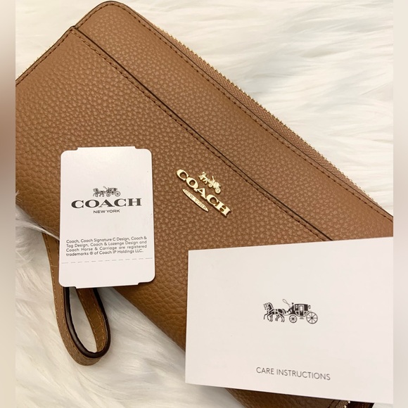 Coach Accordion Zippered Pebbled Leather Long Wristlet NWT - Picture 4 of 16